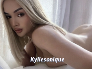 Kyliesonique