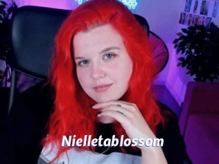 Nielletablossom